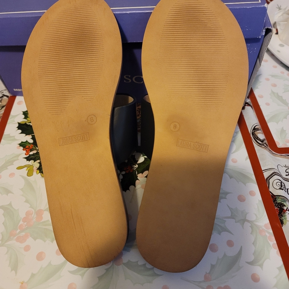 SANDALS - Picture 4 of 8